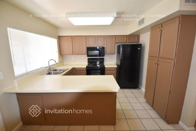 Building Photo - 3302 W Angela Dr