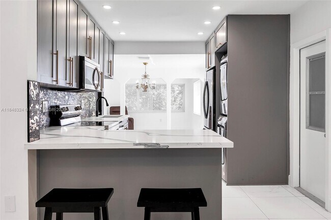 Foto del edificio - 766 NW 45th St