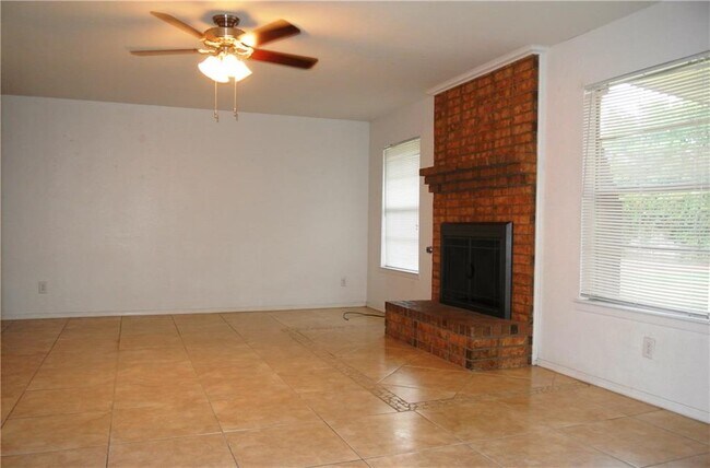 Building Photo - 1860 Mike Hill Dr