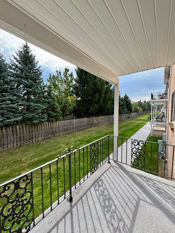 Building Photo - 23 Losson Garden Dr