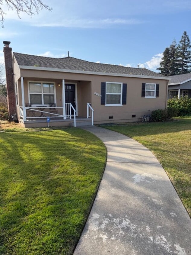 Charming 3-Bedroom Home on a Corner Lot - Charming 3-Bedroom Home on a Corner Lot