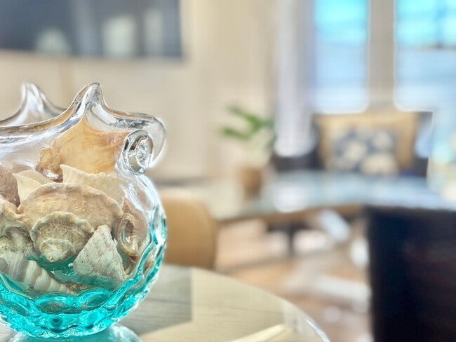 Building Photo - 207 Rossmore- MFR