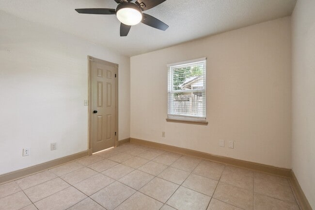 Building Photo - 2638 Kersey Ct