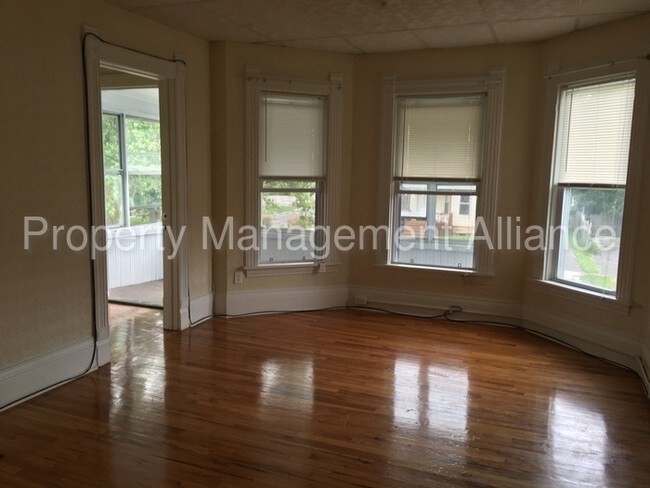 Building Photo - Tipp Hill Flat with Central Air