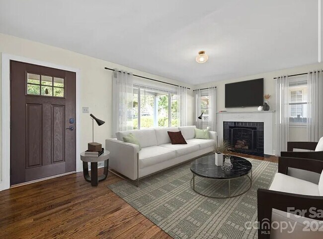 Foto del edificio - 216 Sylvania Ave