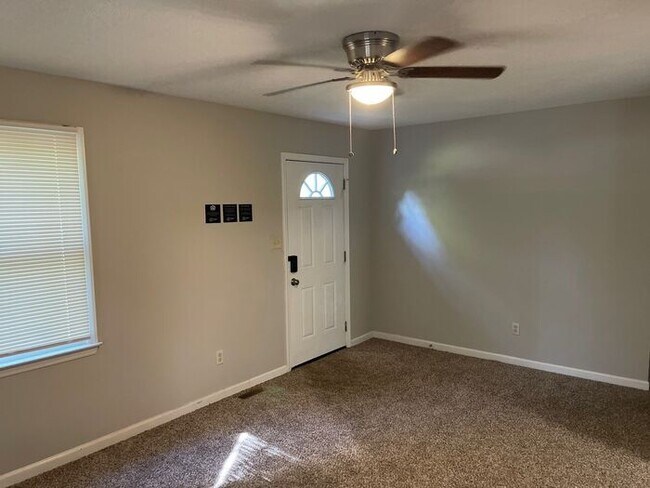 Building Photo - AVAILABLE NOW! - 1257 Mc Wilder Road, Loui...