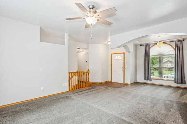 Building Photo - 7 Valley Oaks Ct