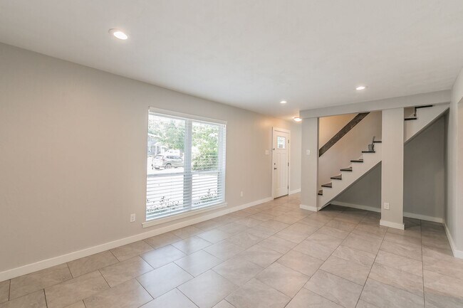 Building Photo - 1206 Quill Dr