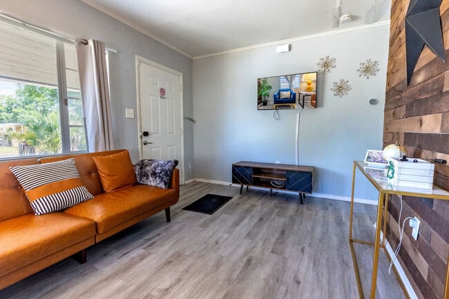 Building Photo - 123 Oconee St