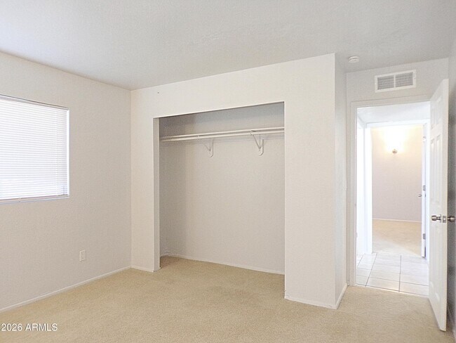Foto del edificio - 4545 E Glenn Rd