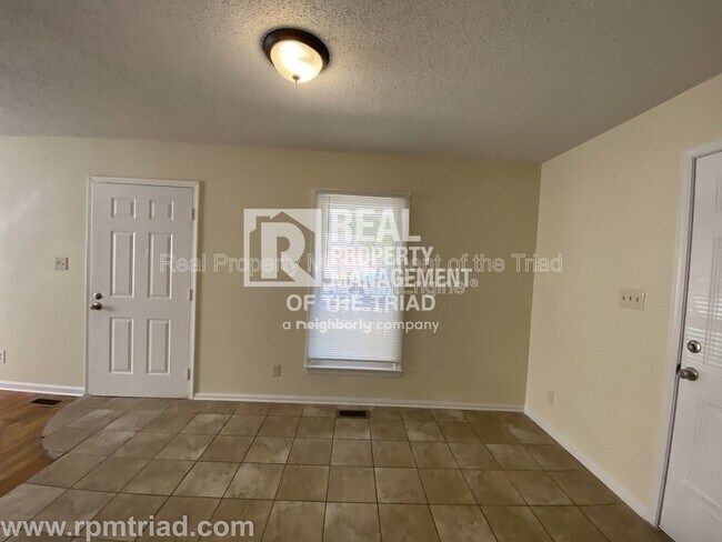 Building Photo - 410 Boyd St