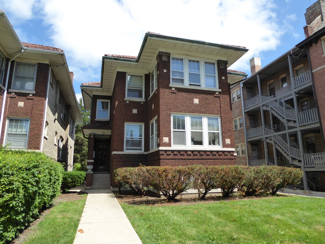 Primary Photo - 332 S Ridgeland Ave