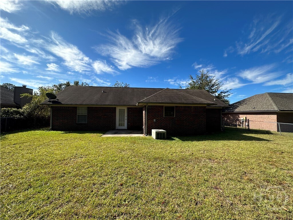 Primary Photo - 906 Willowbrook Dr