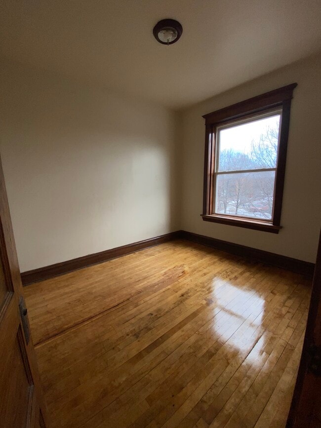Building Photo - 2150 N Keeler Ave