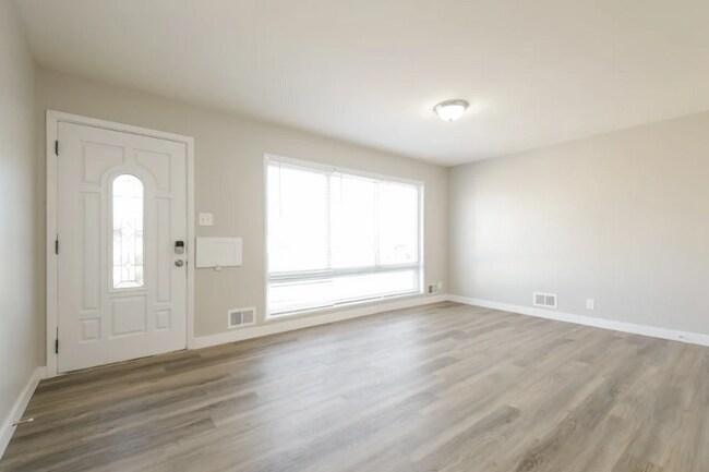 Foto del edificio - 10847 Murray Dr