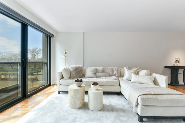 Building Photo - 180 Beacon St