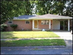 Building Photo - 6715 Blue Bird Dr