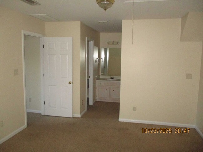 Building Photo - 103 Ducker Ct