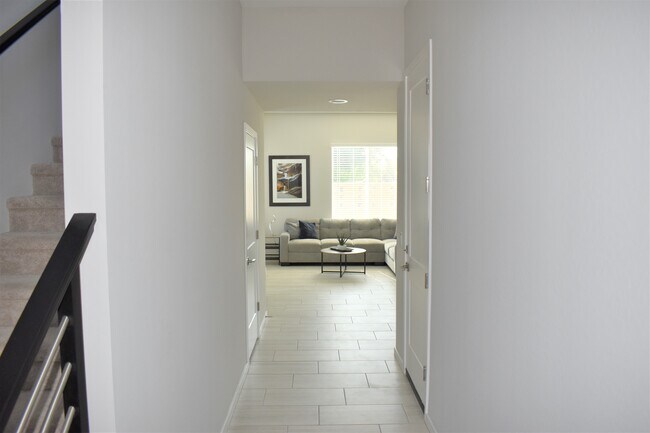 Entrada principal - 901 S Smith Rd