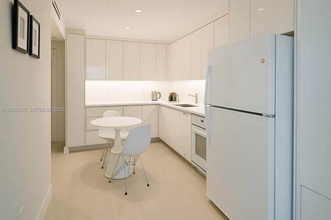 Foto del edificio - 2301 Collins Ave