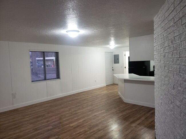 Foto del edificio - 13413 S Minuteman Drive #7-#9, Draper, UT ...