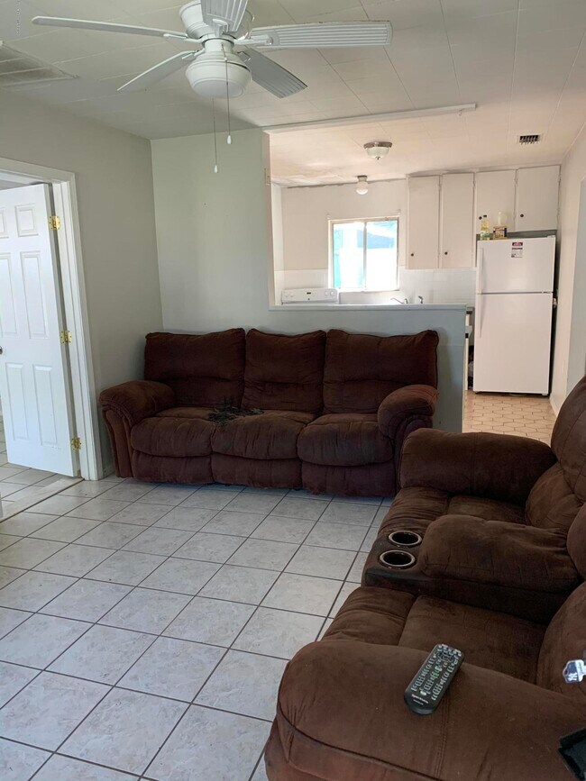 Building Photo - 4355 Coquina Ave