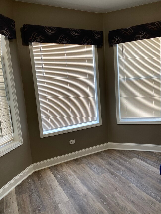 Living room - 7216 S Morgan St