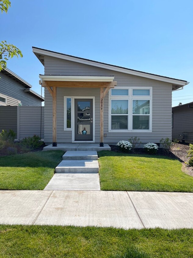 Primary Photo - 2 Bedroom Unit in NE Bend
