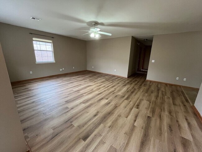 Foto del edificio - Duplex close to downtown Rogers