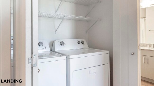 Building Photo - 185 Polaris Pointe