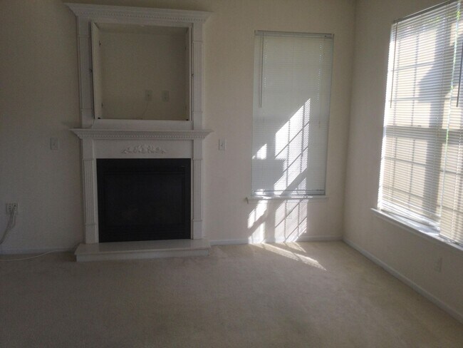 Foto del edificio - 2037 Smallbrooke Ct