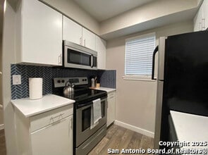 Building Photo - 743 Byrnes Dr