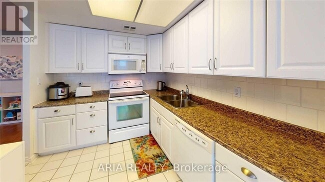 Building Photo - 350 Webb Dr