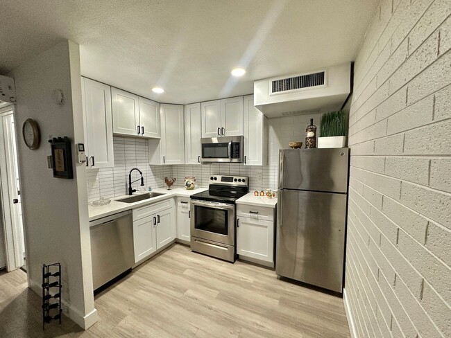 Foto del interior - *End Mgmt 10.15.24* 123 W Missouri *Final ...