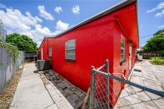 Building Photo - 4512 Normandy Dr