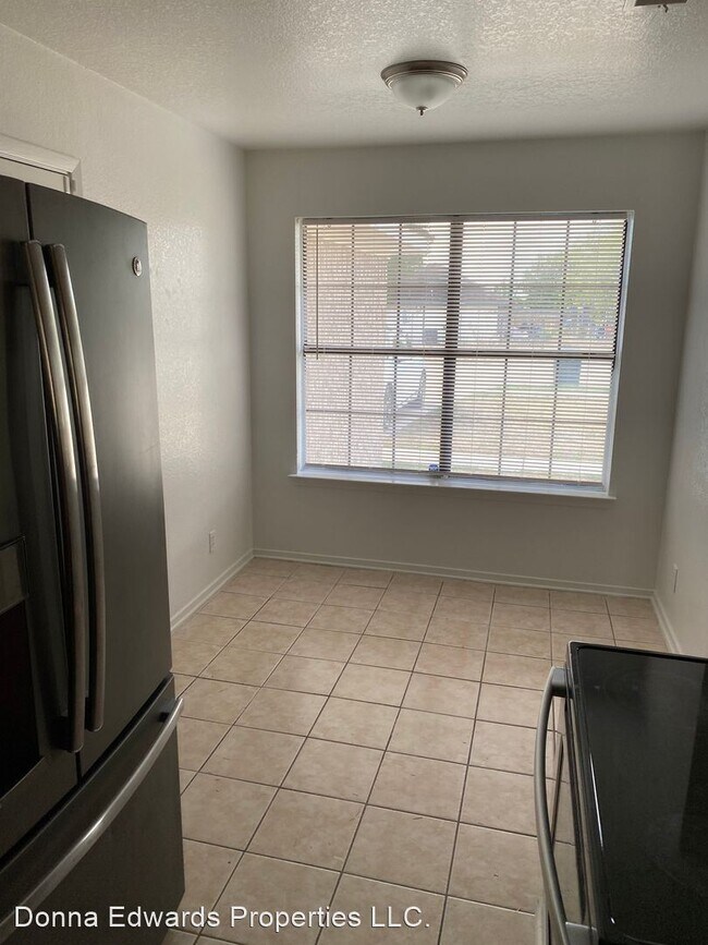 Building Photo - 3 br, 1.5 bath House - 2416 Jerome
