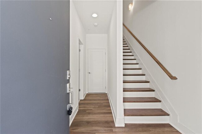 Building Photo - 1292 Chelsea Cir NW