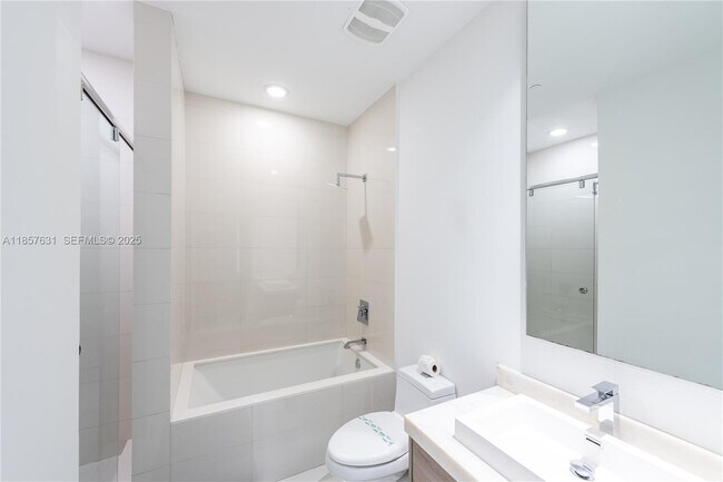 Foto del edificio - 1300 S Miami Ave