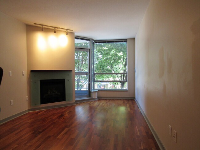 Foto del edificio - 2929 1st Ave