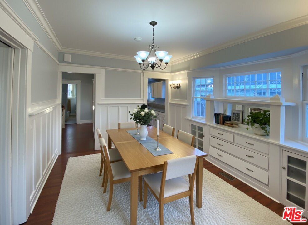 Foto principal - 1427 W 25th St