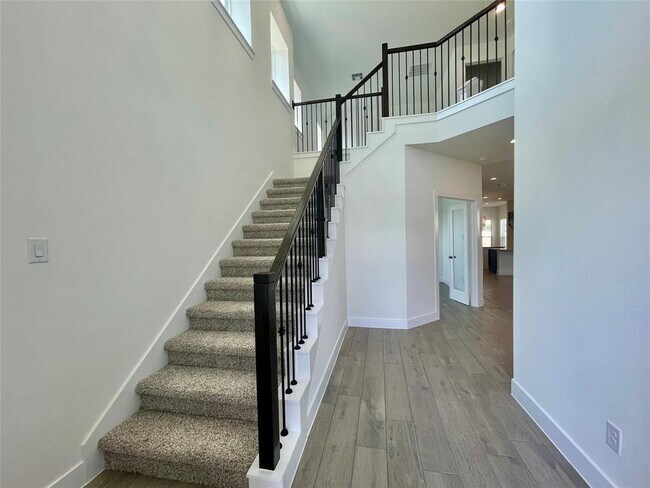 Building Photo - 17039 Lilac Paxton Ln