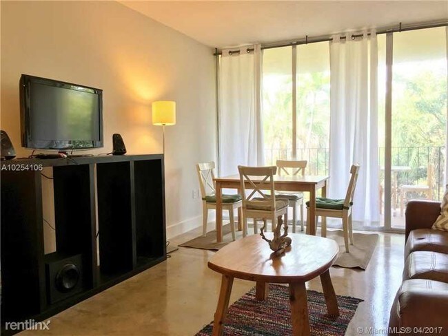 Foto del edificio - 2539 S Bayshore Dr