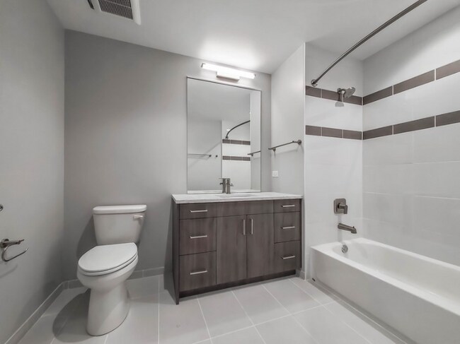 Foto del edificio - 1219 N Clark St