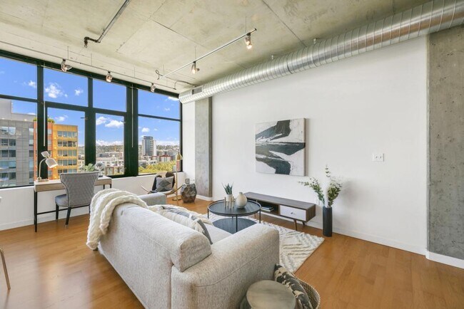 Foto del edificio - 2720 3rd Ave