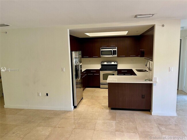 Building Photo - 300 Majorca Ave