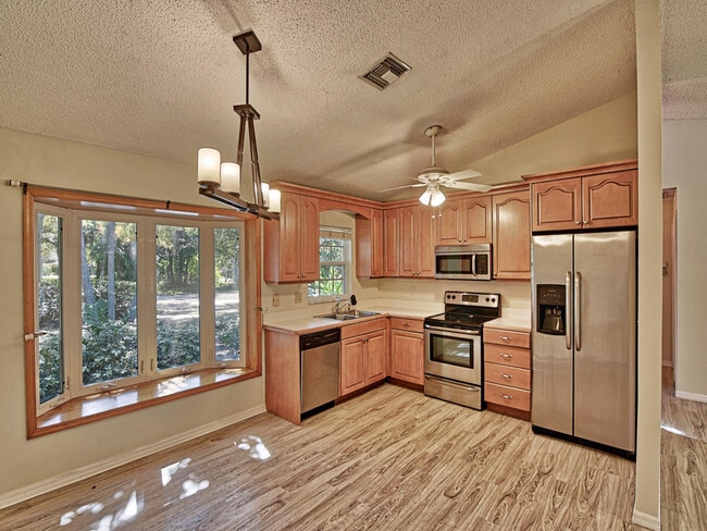 Building Photo - 915 Marigold Ln