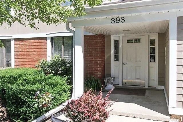 Building Photo - 393 Thornhill Ct