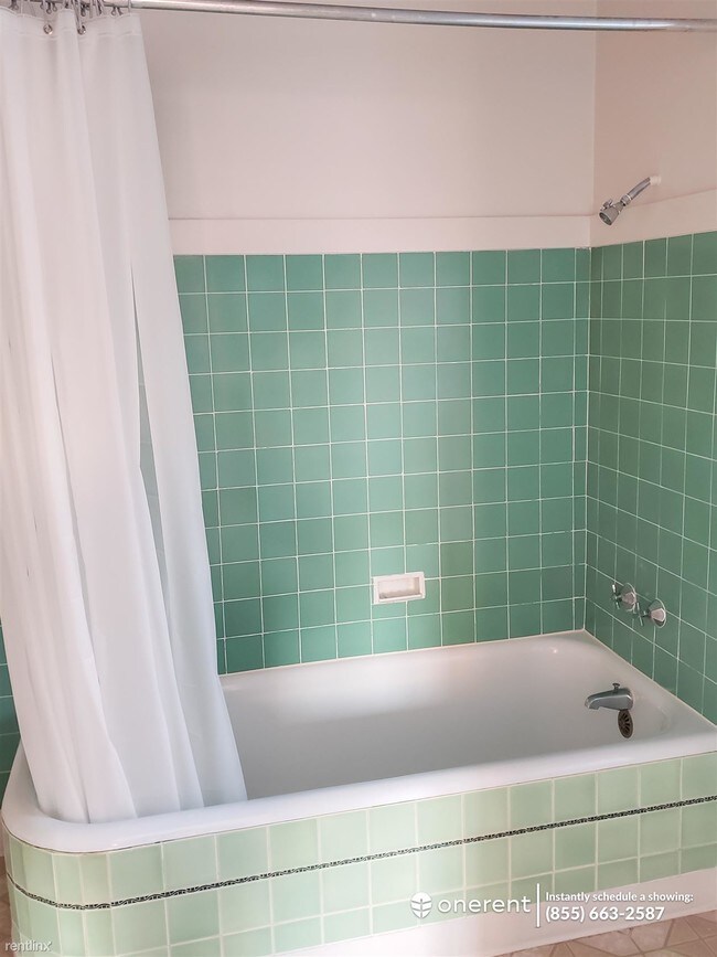 Building Photo - 1 br, 1 bath Duplex - 949 Macarthur Blvd -