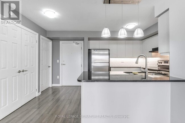 Building Photo - 1045 Nadalin Heights