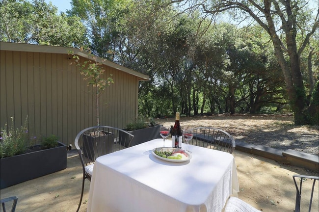 Foto del edificio - 1596 Ronne Dr